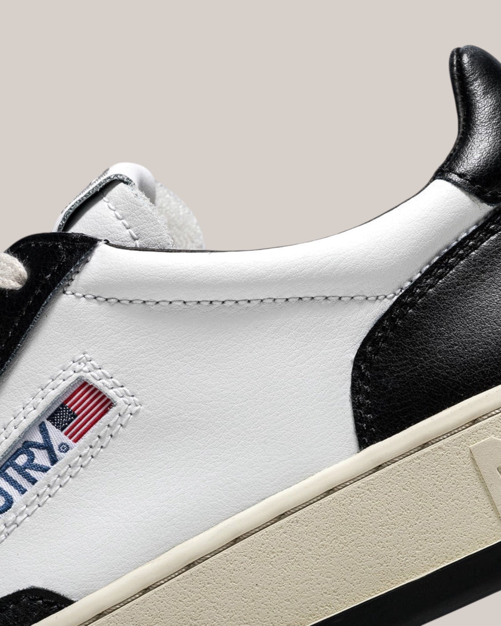 Sneakers Base In Pelle Medalist Low Man Bianca/Nero ALM WB01 Autry