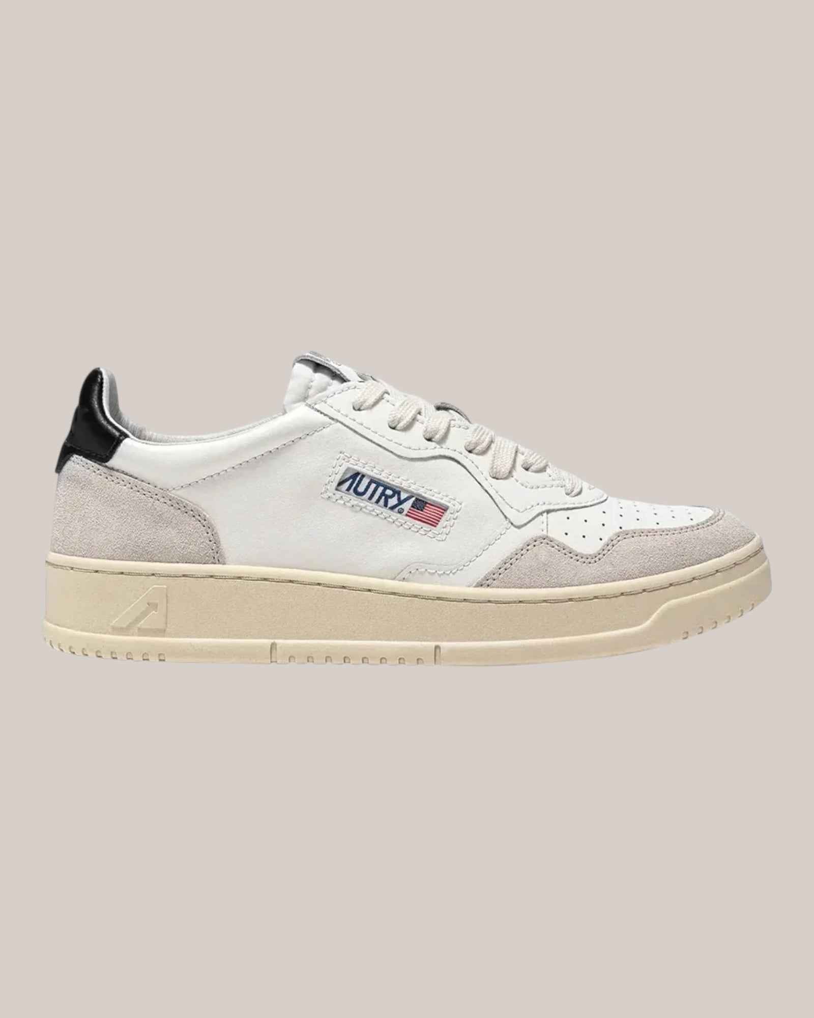 Sneakers Basse In Pelle Medalist Low Bianca e Nera In Suede Beige AULM LS21 Autry