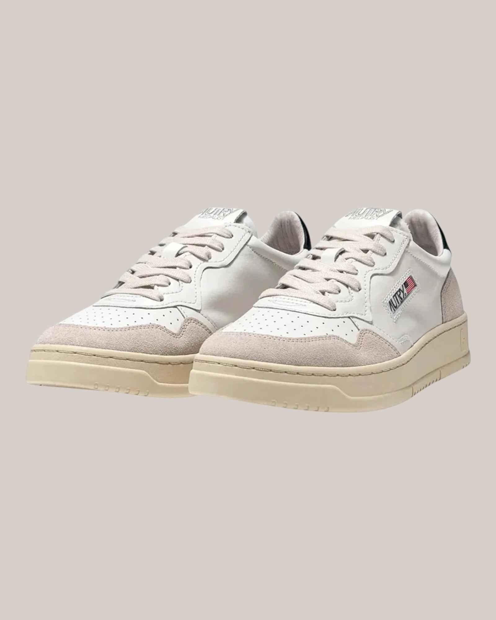 Sneakers Basse In Pelle Medalist Low Bianca e Nera In Suede Beige AULM LS21 Autry
