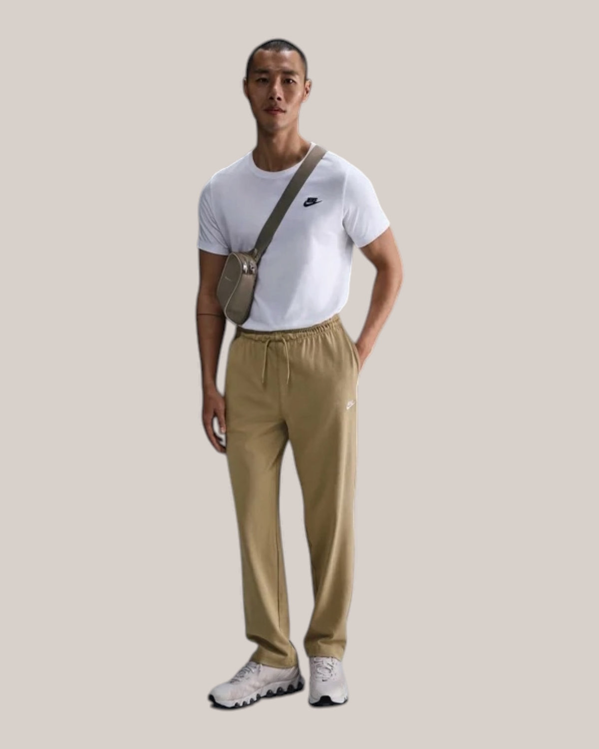 Nike Sportswear Club Pantalone Uomo Parachute Beige/White FQ4332-297